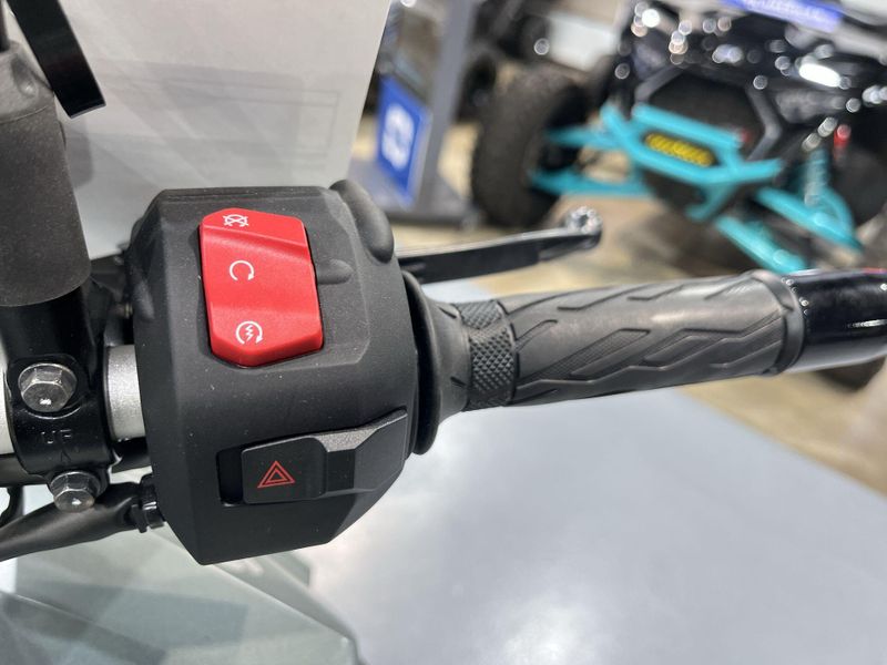 New 2024 Suzuki V-STROM 800 Image 12