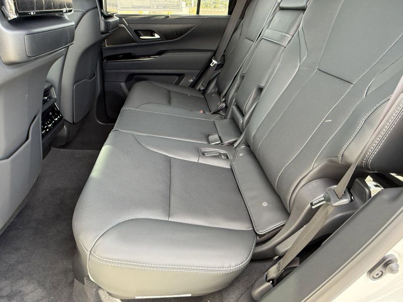 New 2026 Lexus LX 600 LuxuryImage 27