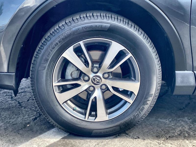 Used 2018 Toyota RAV4 XLEImage 31