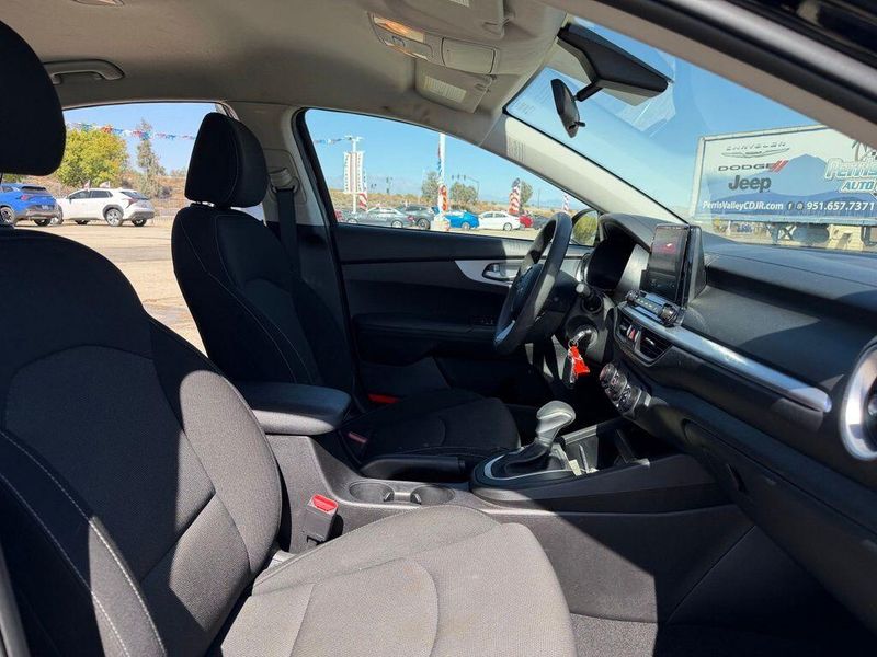Used 2023 Kia Forte LXSImage 21