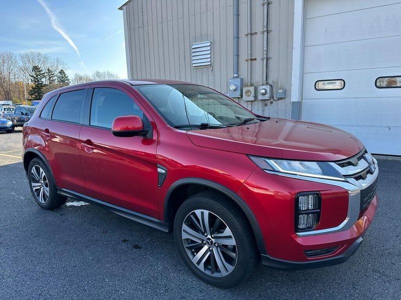 2020 Mitsubishi Outlander Sport 2.0 ESImage 1