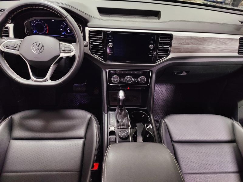 Used 2023 Volkswagen Atlas Cross Sport AWD V6 SE w/TechnologyImage 19