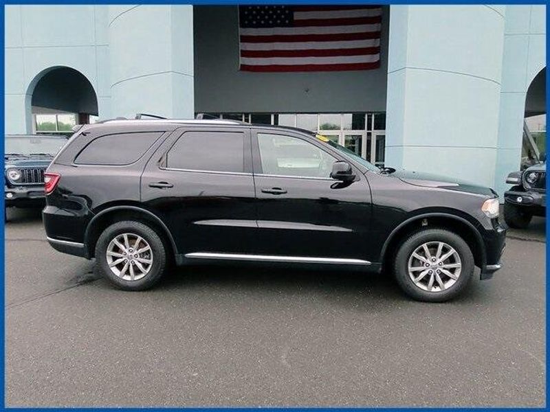 2017 Dodge Durango SXTImage 2
