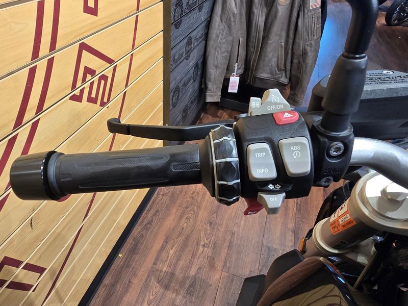 Used 2015 BMW R 1200 R Image 9