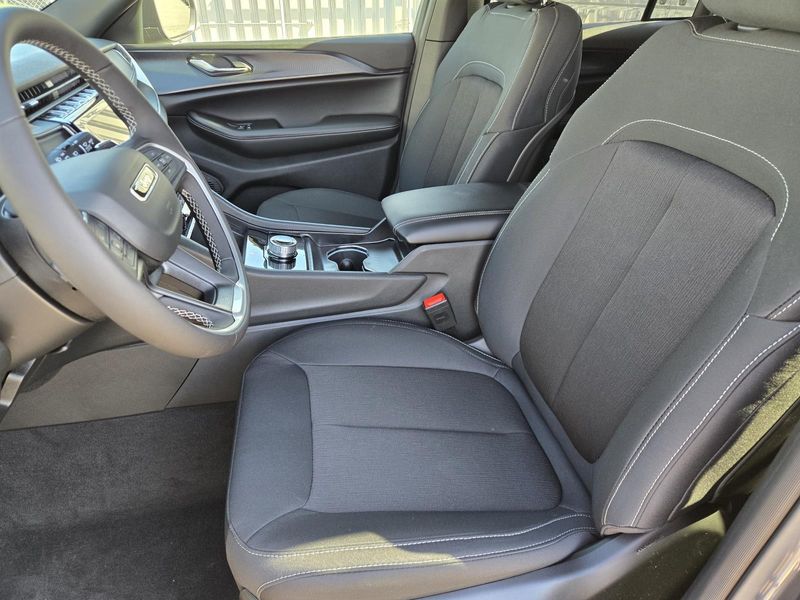 New 2026 Jeep Grand Cherokee Laredo X 4x2