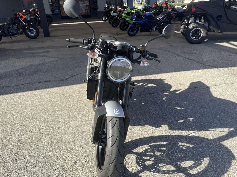 Used 2019 Husqvarna VITPILEN 701 Image 11