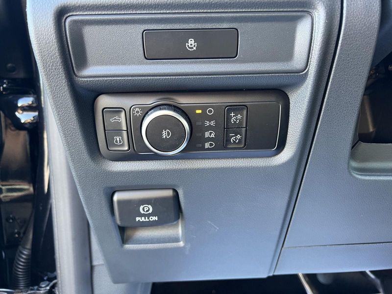 2025 Ford F-150 XL photo 19