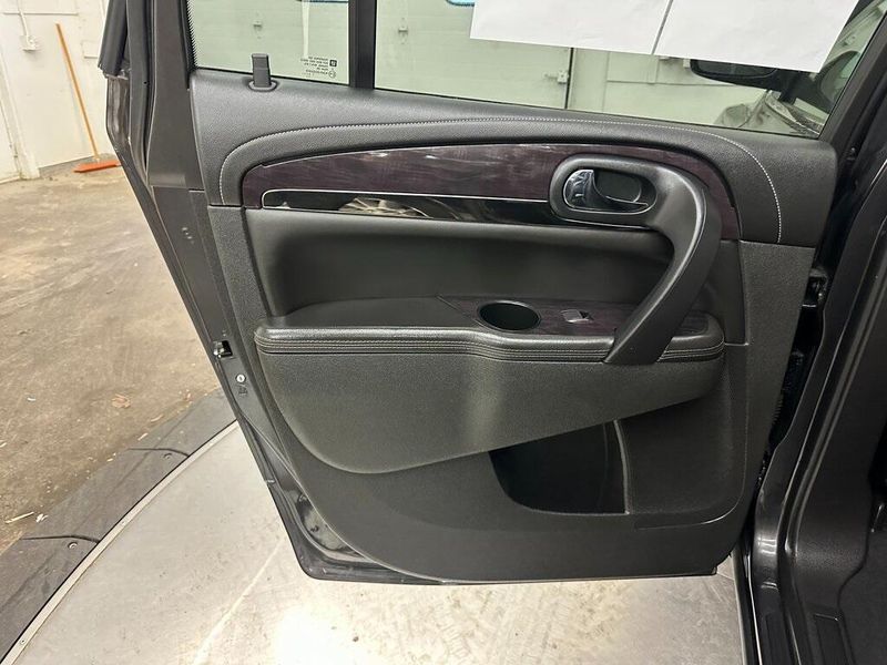 2015 Buick Enclave Leather GroupImage 23