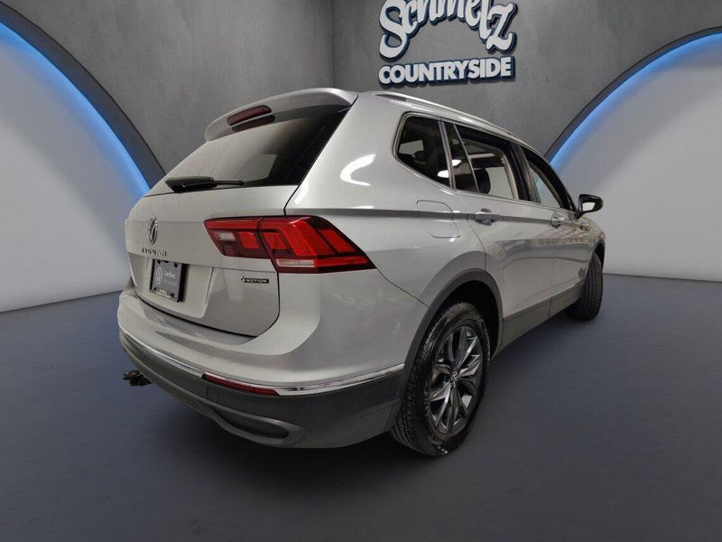Used 2022 Volkswagen Tiguan SE AWD w/SunroofImage 13