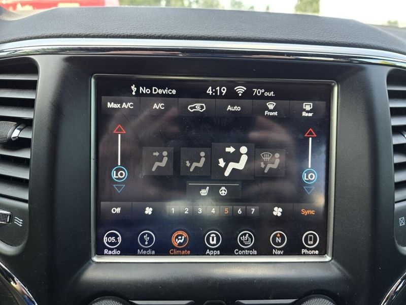 2018 Jeep Grand Cherokee Altitude photo 17