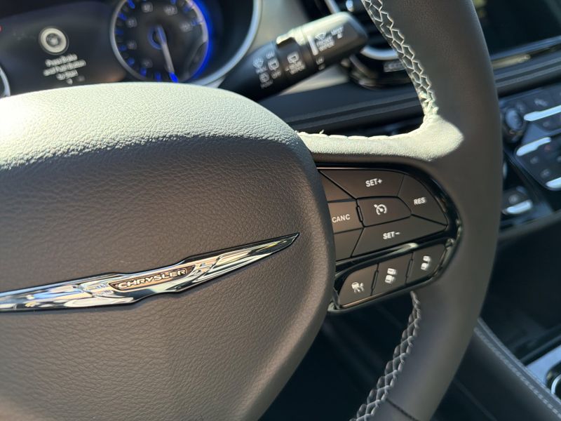 New 2026 Chrysler Pacifica LimitedImage 31