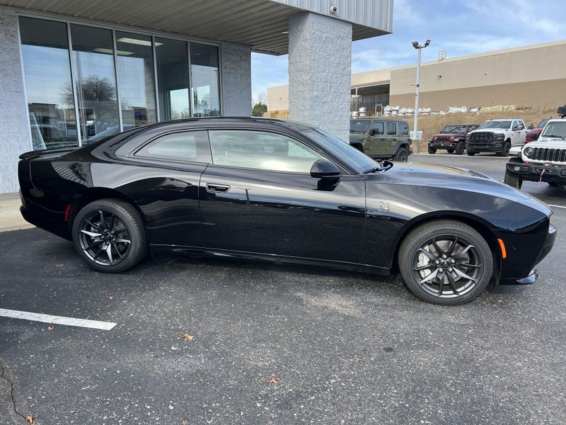 New 2026 Dodge Charger Scat Pack 2-door AwdImage 4