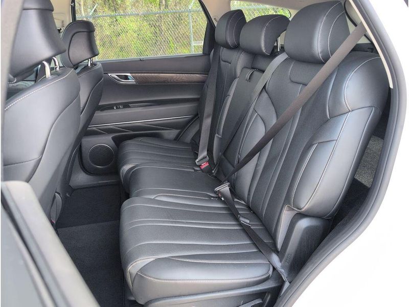 Used 2024 Genesis GV80 2.5T (A8)Image 30