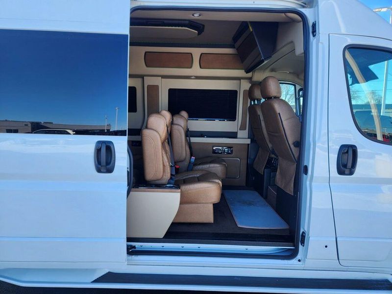 2024 RAM Promaster 2500 Slt+ Window Van High Roof 159