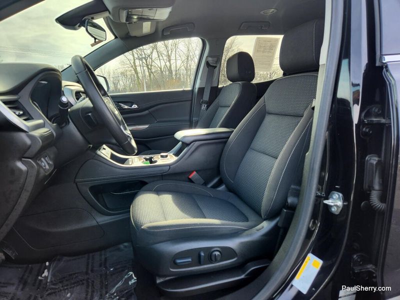 Used 2023 GMC Acadia SLE