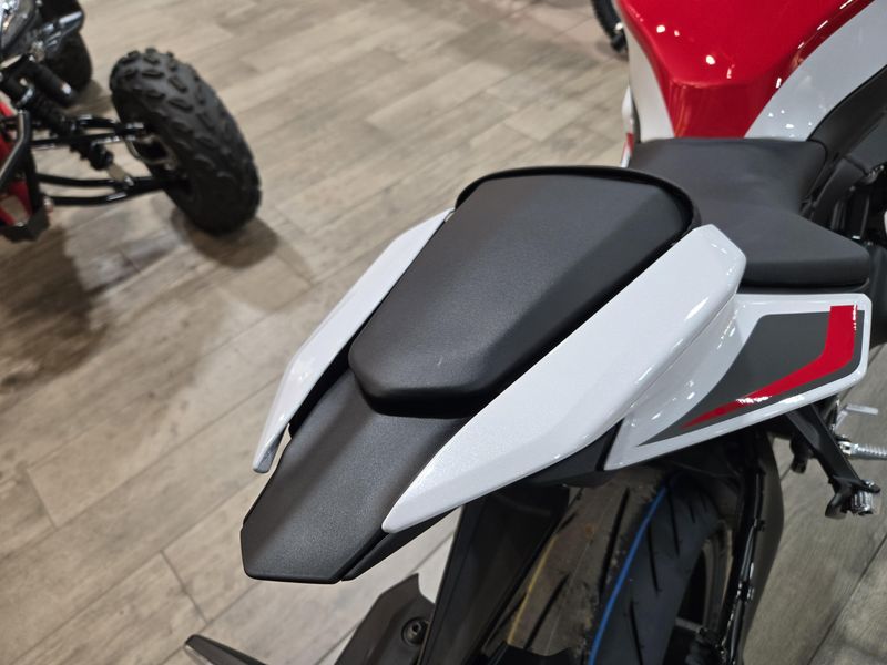 NEW 2026 YAMAHA YZFR9 70TH ANNIVERSARY EDITION Image 14