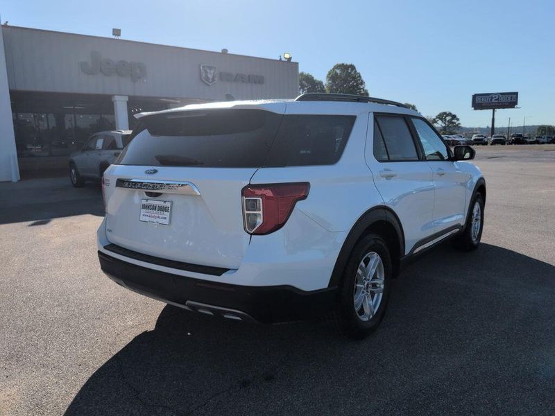 2023 Ford Explorer XLTImage 5