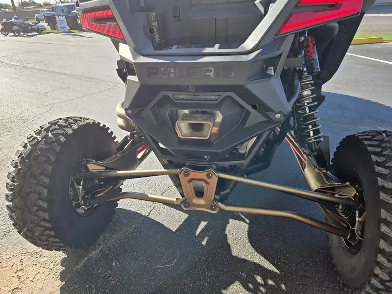 2025 Polaris RZR PRO R 4 ULTIMATE BLACK CRYSTAL AND SHADOW BRONZE Image 10