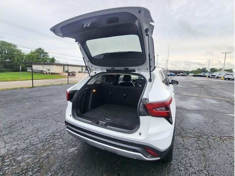 Used 2024 Chevrolet Trax LT