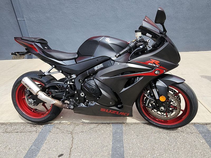 Used 2017 Suzuki GSX-R1000 Image 12