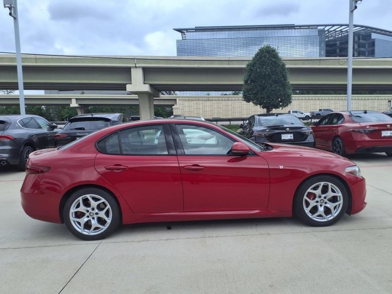 2022 Alfa Romeo Giulia TiImage 14