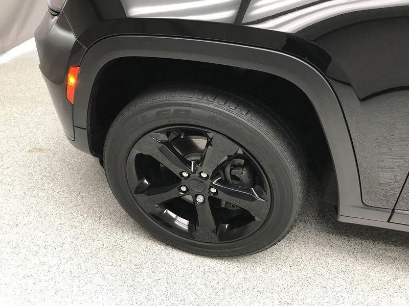 Used 2023 Jeep Grand Cherokee L AltitudeImage 7