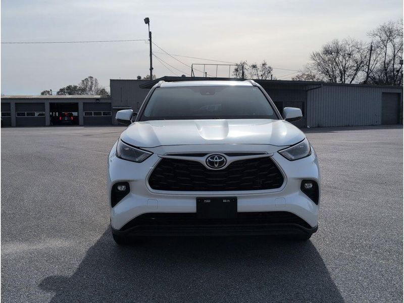 Used 2023 Toyota Highlander XLEImage 8