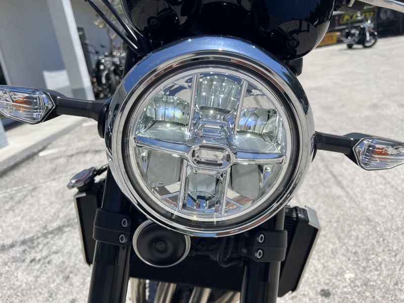 2021 Kawasaki Z900RS ABS 