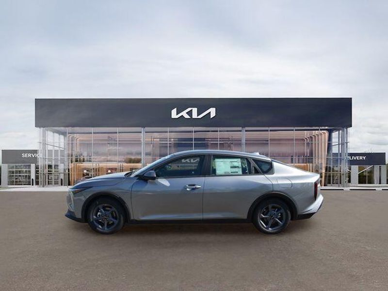 New 2026 Kia K4 LXSImage 7