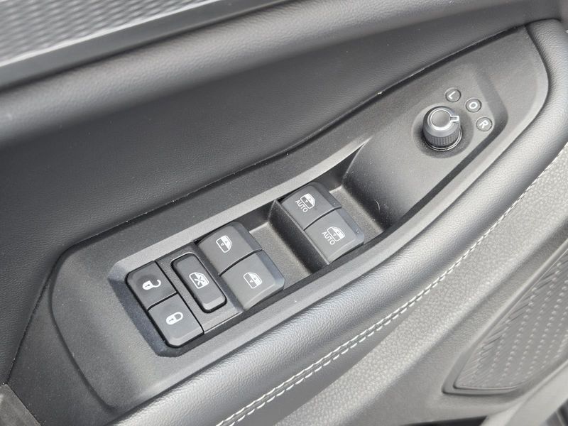 Used 2024 Jeep Grand Cherokee Altitude X 4x4