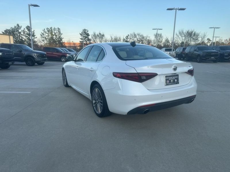 Used 2017 Alfa Romeo Giulia TiImage 7