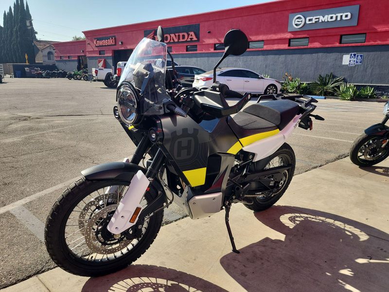 2023 HUSQVARNA NORDEN 901  in a BLACK exterior color. Del Amo Motorsports of Los Angeles (562) 262-9181 delamomotorsports.com 