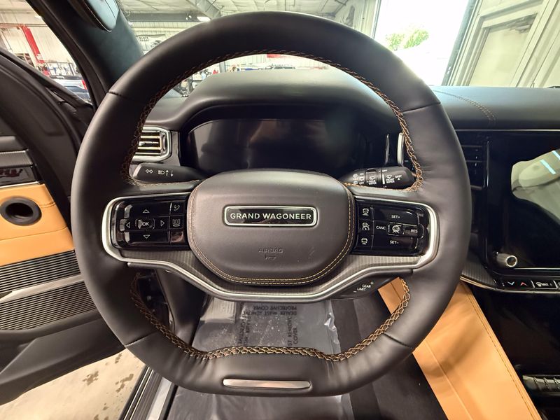 2026 Jeep Grand Wagoneer Summit Reserve 4x4Image 29