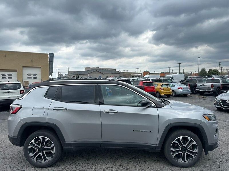 2022 Jeep Compass LimitedImage 12