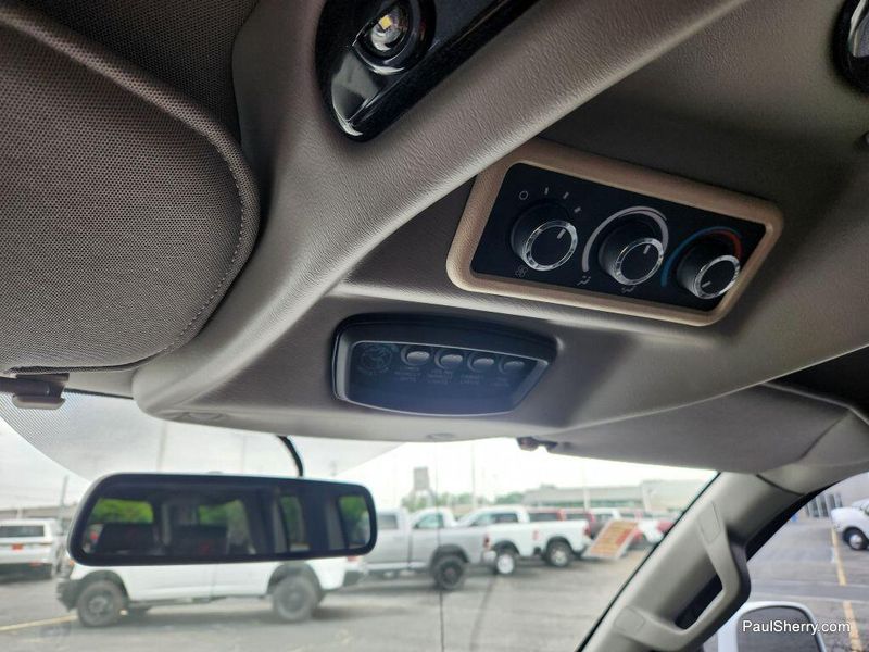 2023 GMC Savana Cargo Image 58