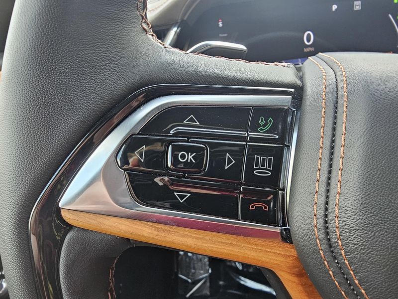 2023 Jeep Grand Cherokee Summit Reserve 4xeImage 17