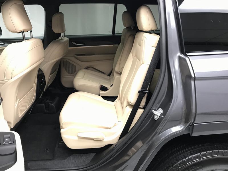 Used 2024 Jeep Grand Cherokee L LimitedImage 16