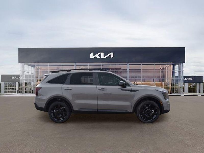 New 2026 Kia Sorento X-Line SXImage 2