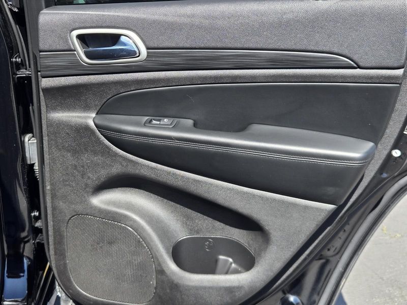 Used 2021 Jeep Grand Cherokee Laredo X 4x4