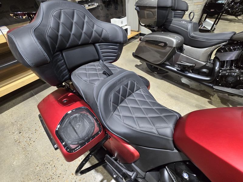 2025 Indian Motorcycle ROADMASTER POWERPLUS DARK HORSE 112 RA 49ST SUNSET RED SMOKE Image 10