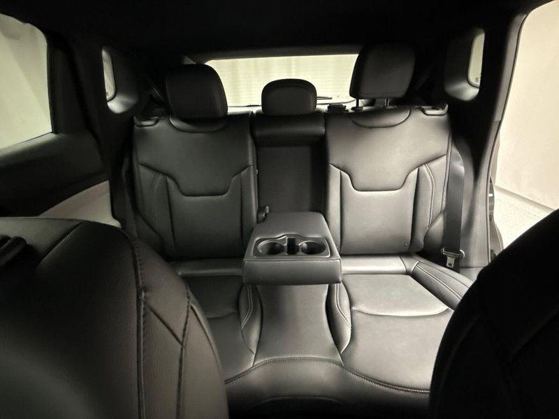 New 2025 Jeep Compass Limited 4x4Image 17
