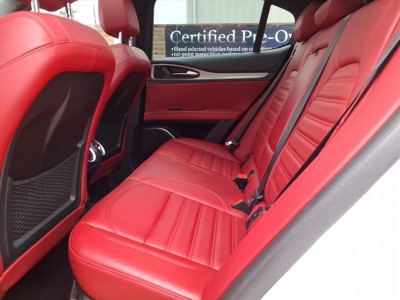 Used 2019 Alfa Romeo Stelvio Ti SportImage 11