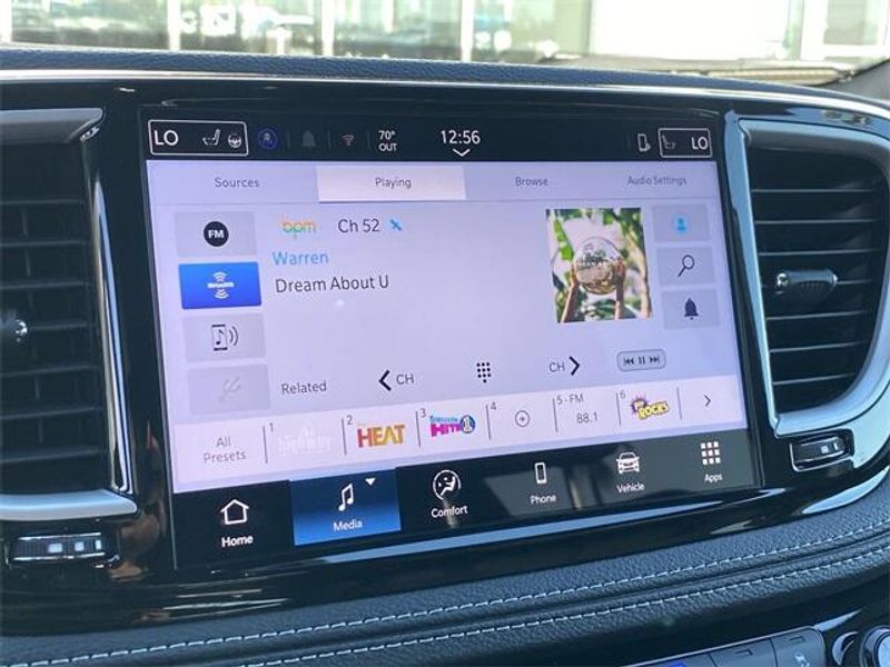 New 2025 Chrysler Pacifica SelectImage 18