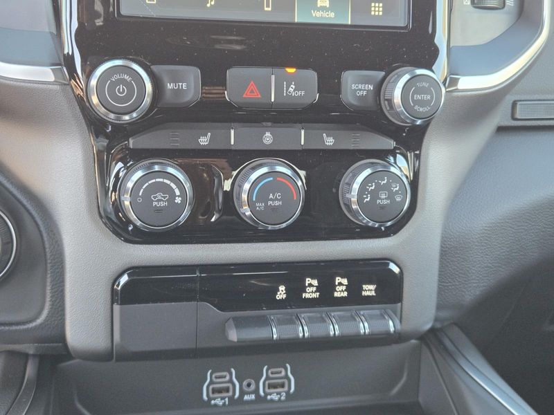 New 2026 RAM 1500 Big Horn Crew Cab 4x4 5'7' Box