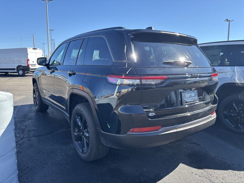 New 2026 Jeep Grand Cherokee Limited 4x4Image 13