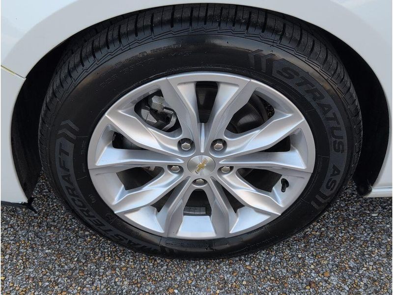 Used 2024 Chevrolet Malibu LTImage 9