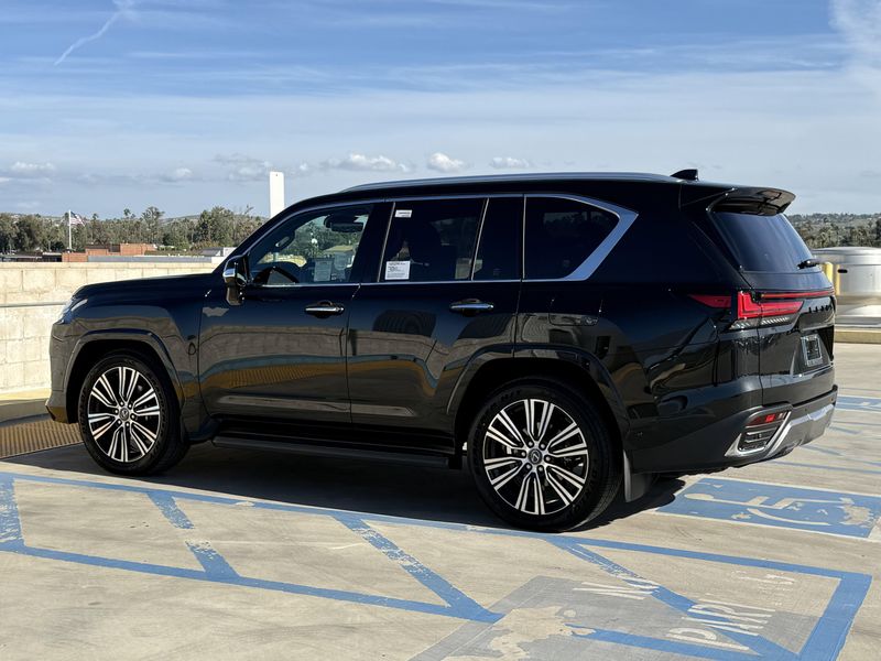 New 2026 Lexus LX 700h LuxuryImage 9