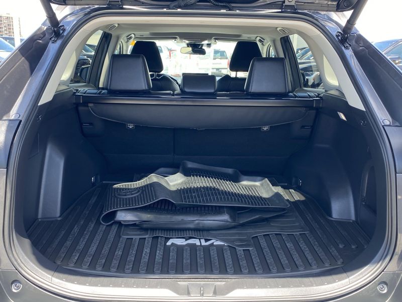 2024 Toyota RAV4 XLE PremiumImage 15