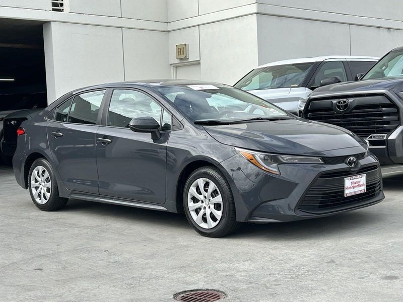 2023 Toyota Corolla LEImage 2