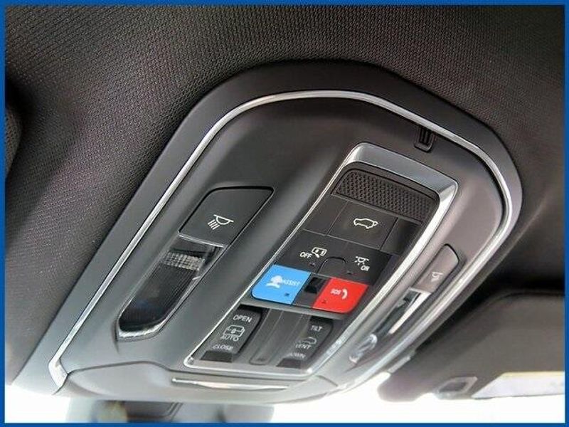 2025 Jeep Grand Cherokee Image 18